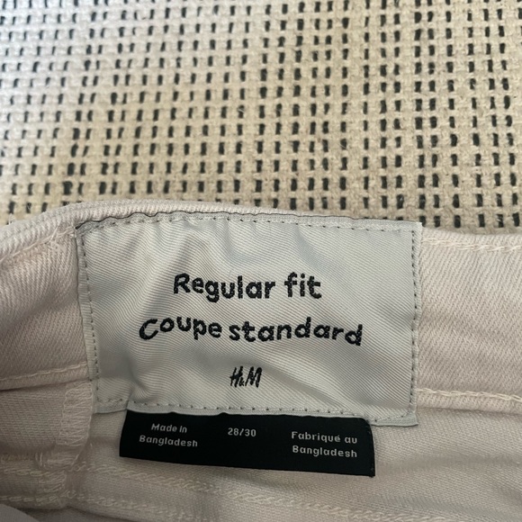 Relaxed Fit White Jeans - Picture 2 of 3